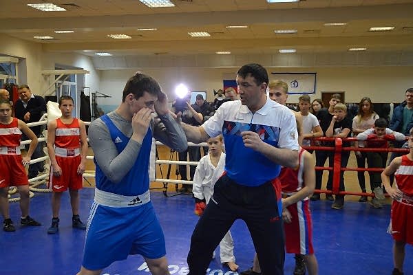 В  Алматые состоялся мастер-класс знаменитого российского боксера