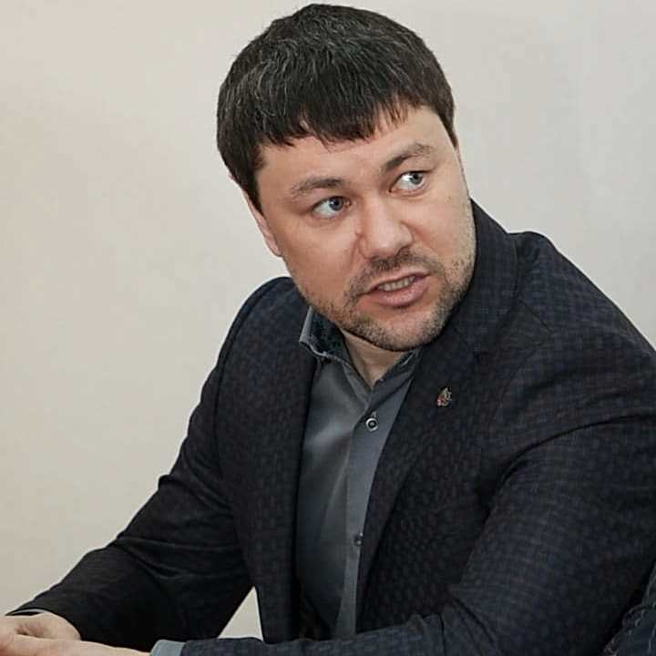 Сегодня день рождения у президента федерации бокса Миасса Семена Ершова 