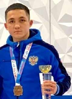 Сегодня отмечает день рождения мастер спорта России по боксу Максим Стахеев 