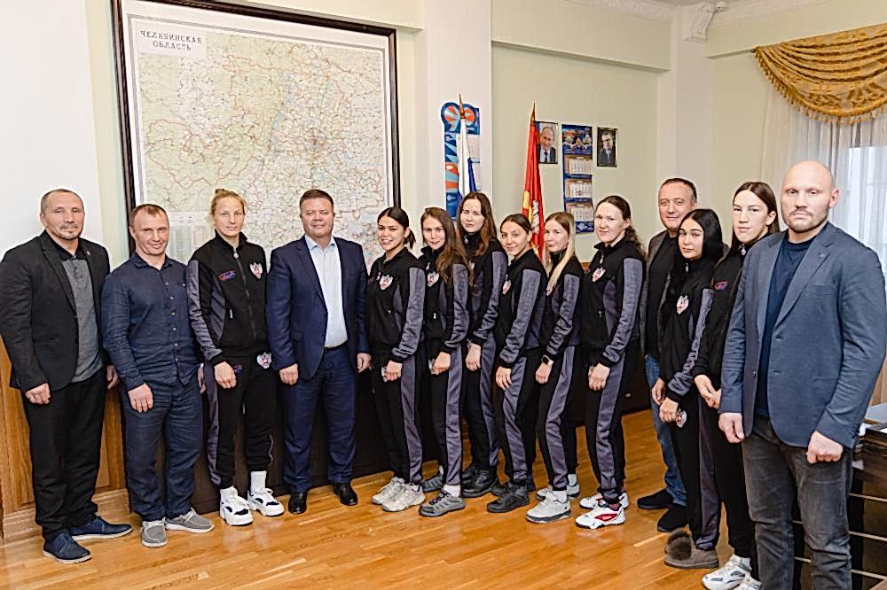 Станислав Мошаров и Сергей Вайнштейн пожелали успехов южноуральским девушкам на чемпионате России по боксу-2024