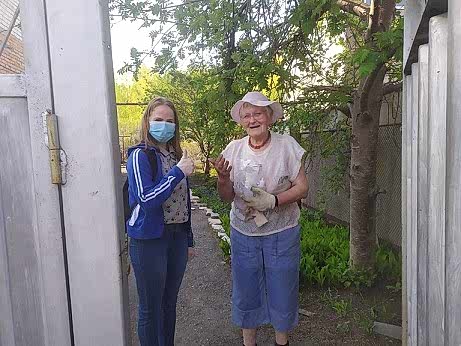 Жители Пласта и Южноуральска получили адресную помощь в виде одноразовых масок и дезинфекторов