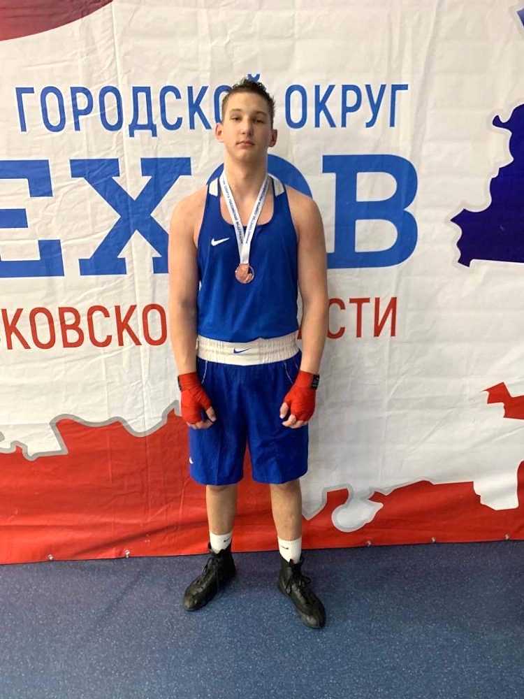 Южноуральские боксеры завоевали серебро и бронзу первенства России среди юношей 15-16 лет
