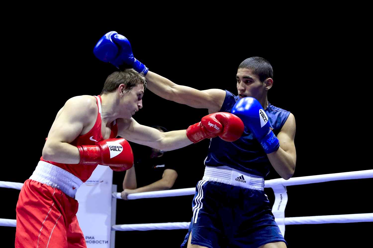 Трое южноуральских боксеров вышли в полуфинал чемпионата России в Самаре 