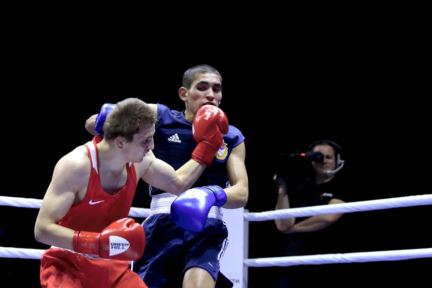 Трое южноуральских боксеров вышли в полуфинал чемпионата России в Самаре 
