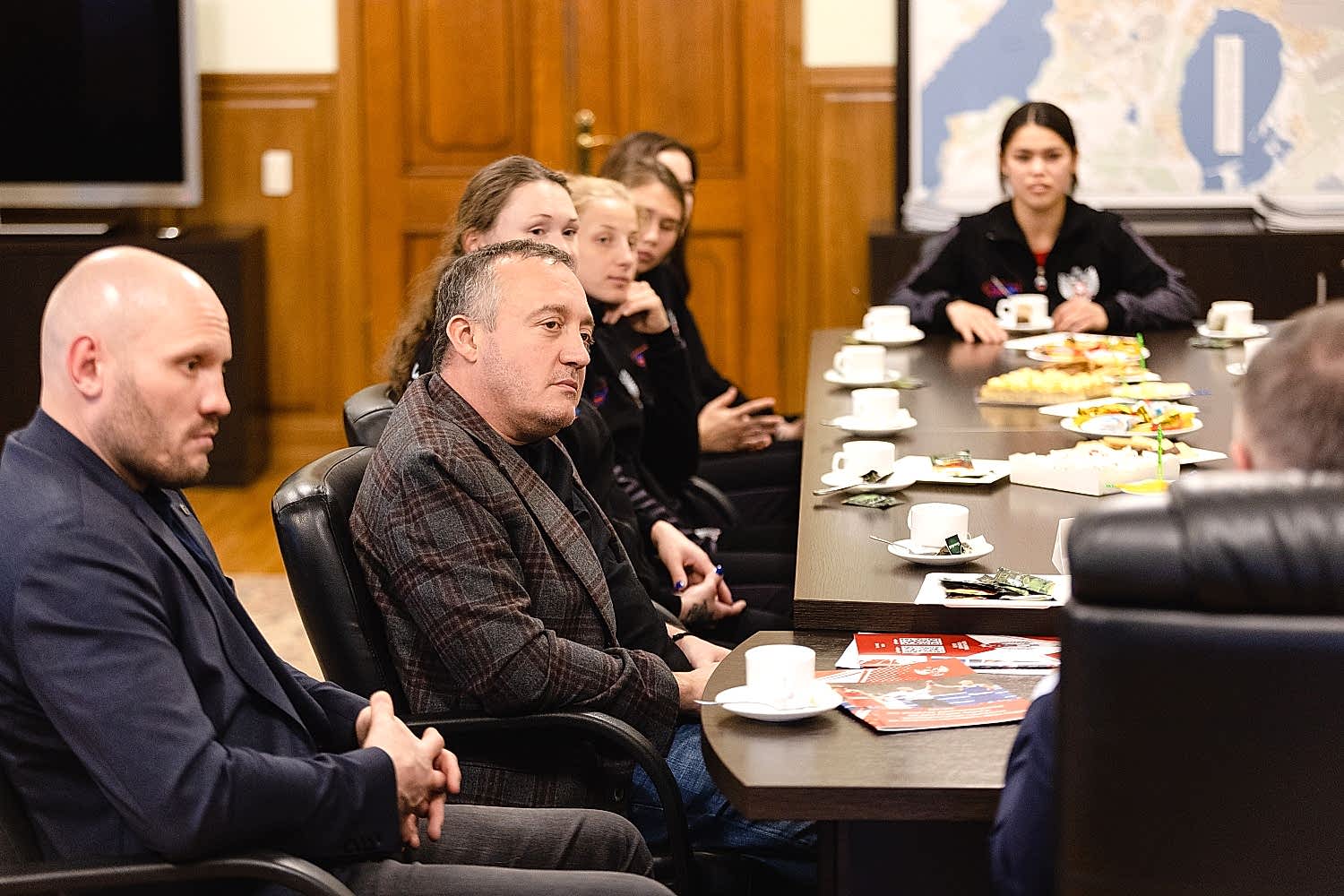 Станислав Мошаров и Сергей Вайнштейн пожелали успехов южноуральским девушкам на чемпионате России по боксу-2024