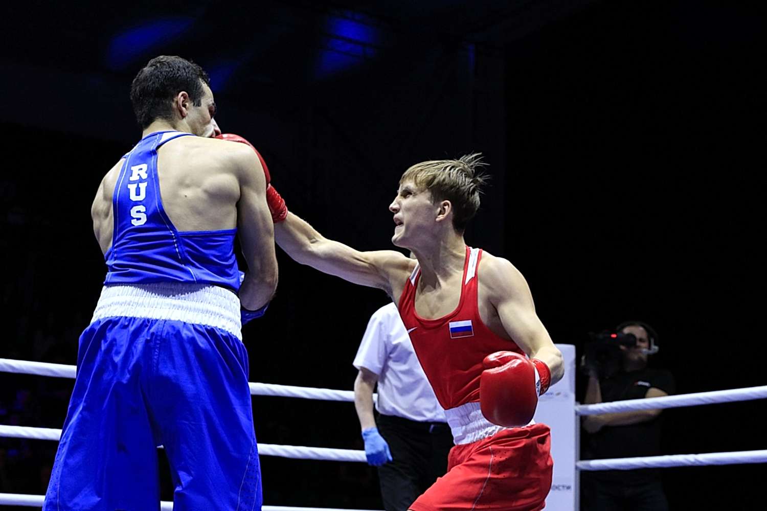 Трое южноуральских боксеров вышли в полуфинал чемпионата России в Самаре 
