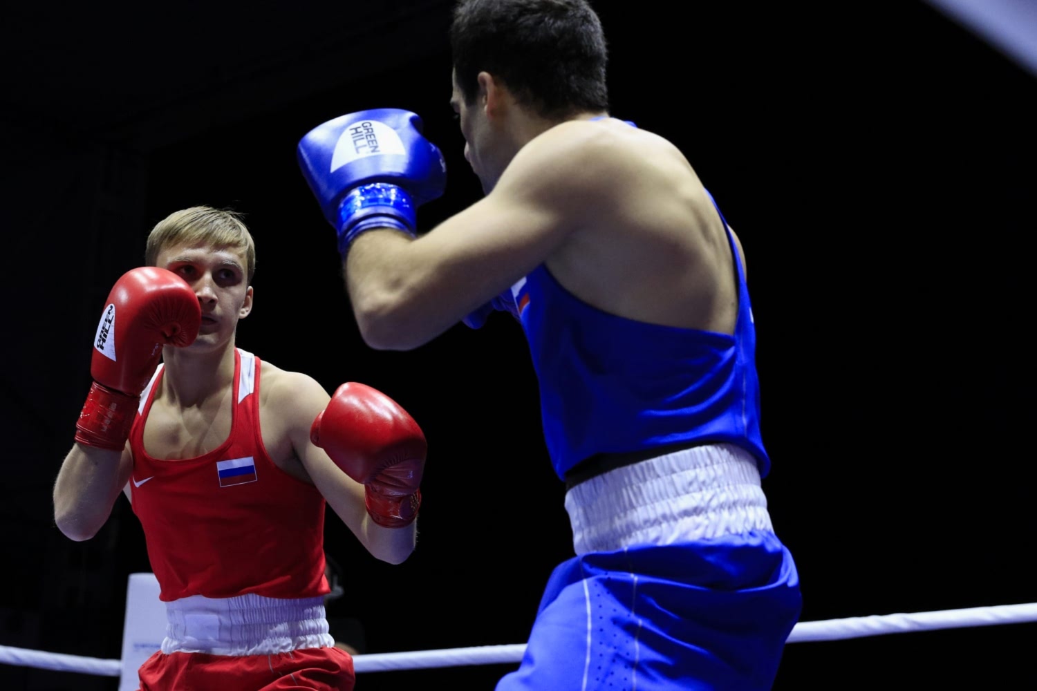 Трое южноуральских боксеров вышли в полуфинал чемпионата России в Самаре 